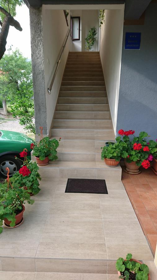 Apartman Bojana Appartement Starigrad Paklenica Buitenkant foto