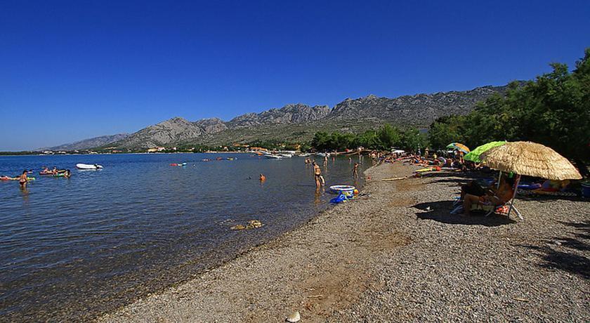 Apartman Bojana Appartement Starigrad Paklenica Buitenkant foto